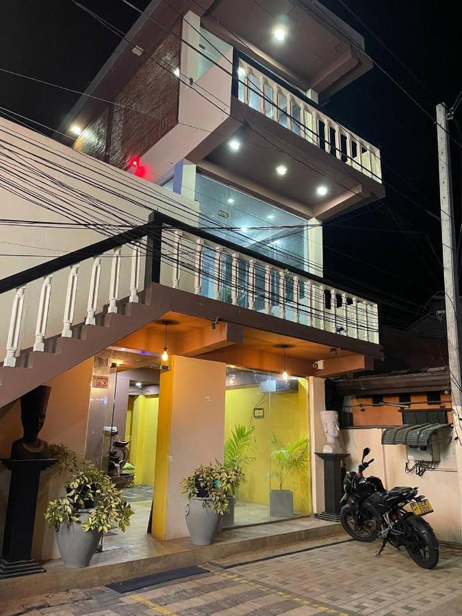 Sea Beach Resort Negombo Exterior foto